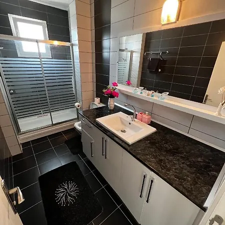 Catalkoy 4 Odali Ozel Havuzlu Apartment