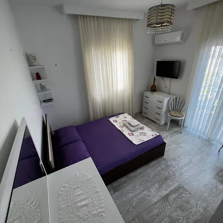 Catalkoy 4 Odali Ozel Havuzlu Apartment *
