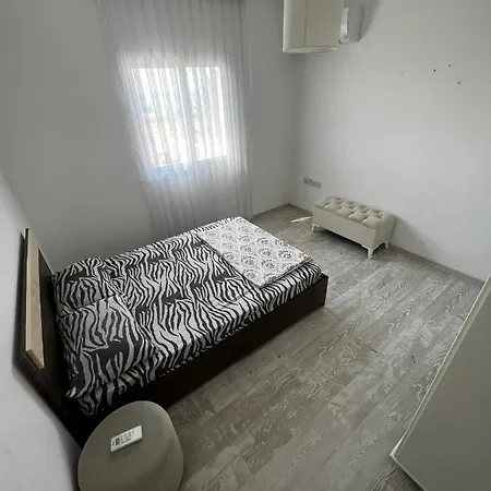 Catalkoy 4 Odali Ozel Havuzlu Кирения